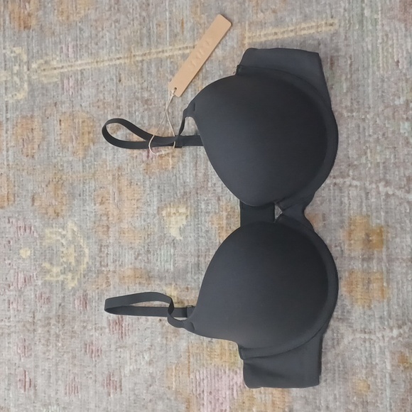 SKIMS Fits Everybody Push Up Demi Bra - Picture 3 of 5